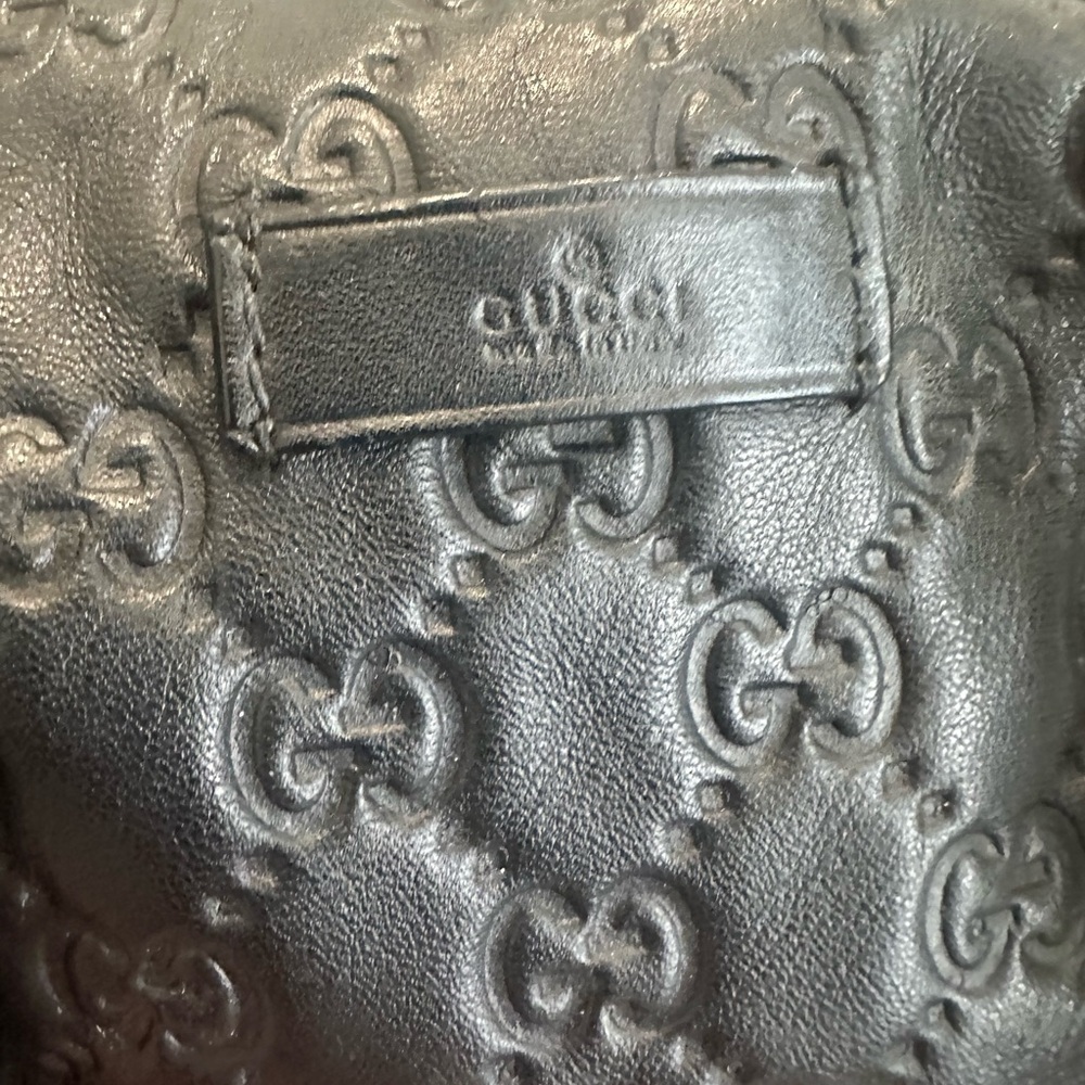 Vintage Gucci Black Embossed Leather Bag - Picture 2 of 7